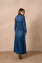 Robe bleue fluide